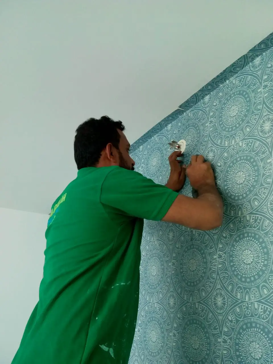 wallpaper_fixing