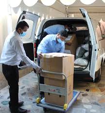 Dubai company distributes gifts to migrant workers