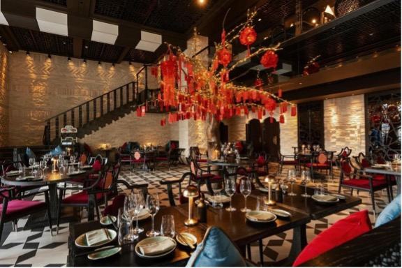 Hutong Celebrates the Festive Season in Black and Gold